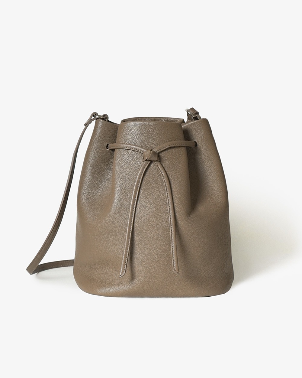 Knot Bucket Bag (노트 버킷백) / Mud beige